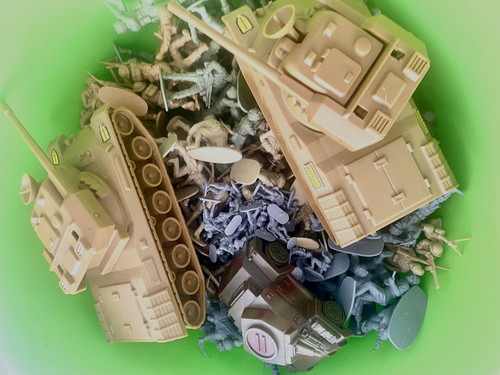 über 240 tlg soldaten - tlg.,