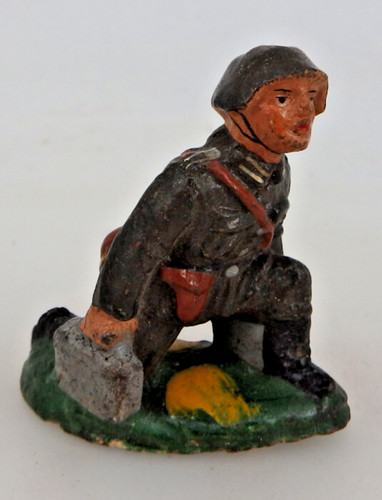 Nva soldat kniend mit - nva-soldat,