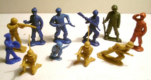 Konvolut 9 soldaten - ???,