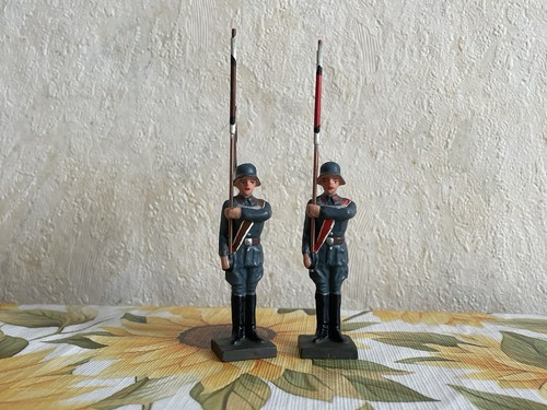 Fahnenträger soldaten - fahnentrÄger,